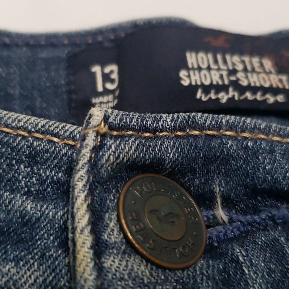 Hollister High Rise Jean Short Shorts W/ Leather Fringe Size 13 w31